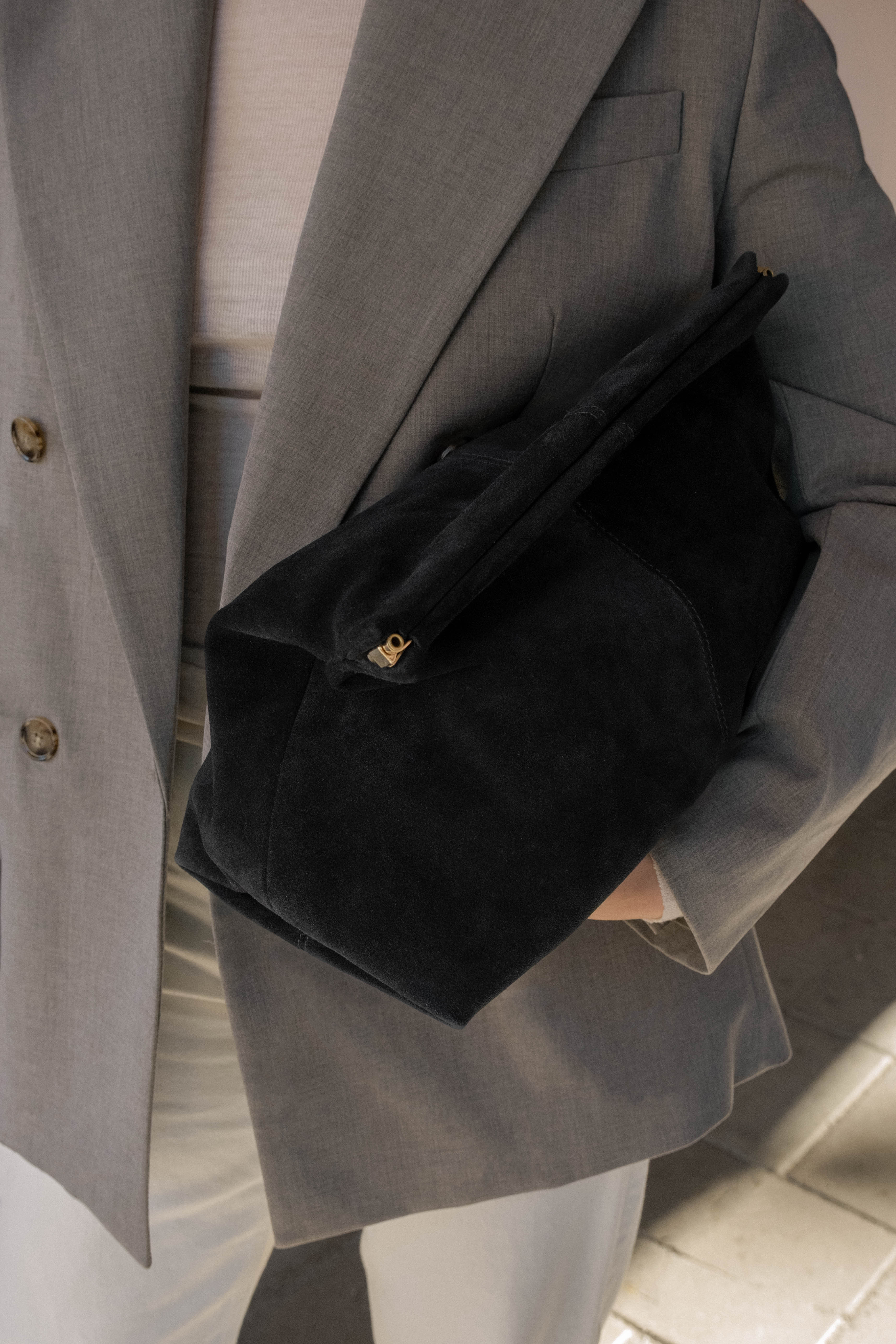 Clay Clutch Suede Black - Image 7