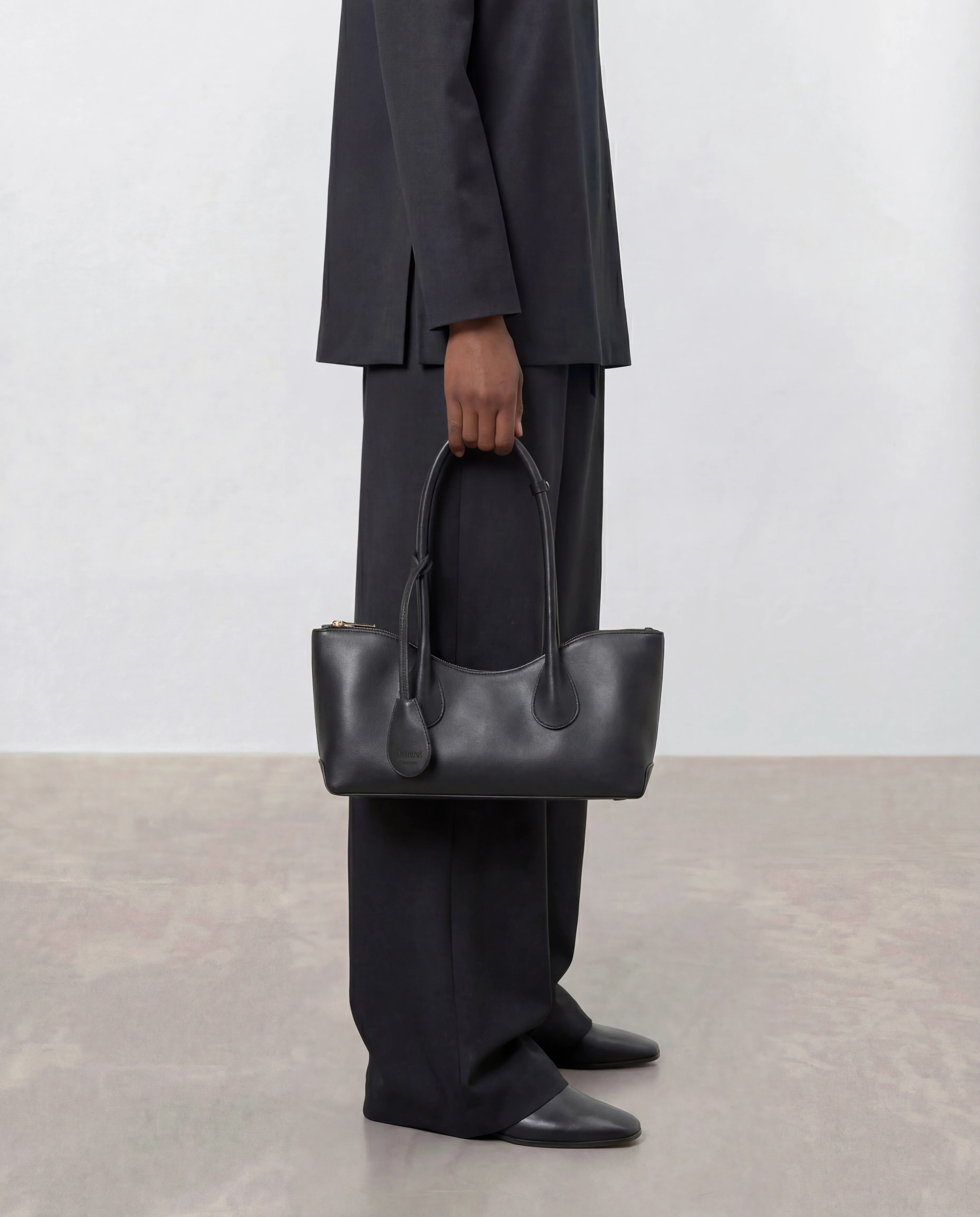 Gaia Shoulderbag Leather Black - Image 2